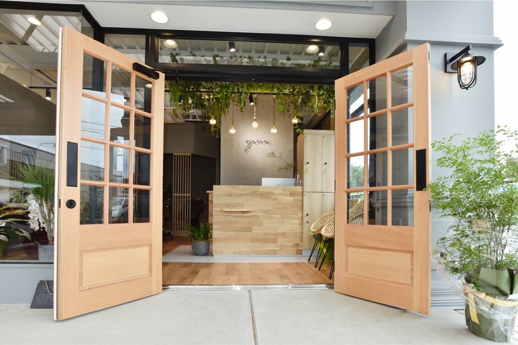 髪質改善やトリートメント、似合わせショートカットに定評のある多治見市の美容院yaeca（ヤエカ）