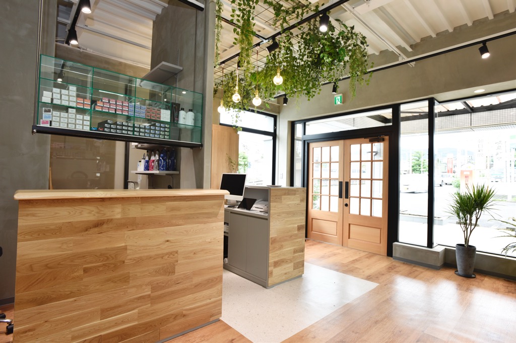 髪質改善やトリートメント、似合わせショートカットに定評のある多治見市の美容院yaeca（ヤエカ）